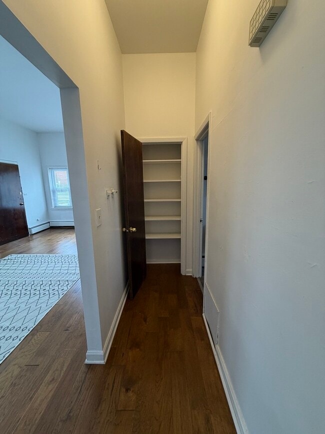 Building Photo - 1995 Howard Ave