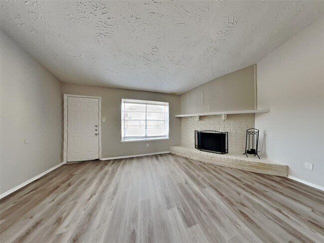 Building Photo - 9507 Water Park Ct