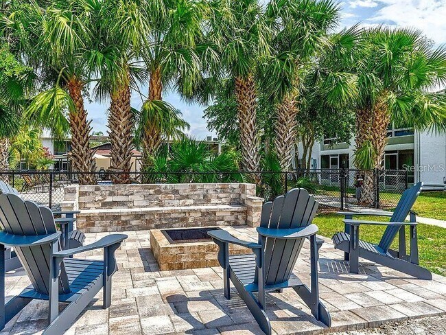 Building Photo - 9911 Aquarius Dr