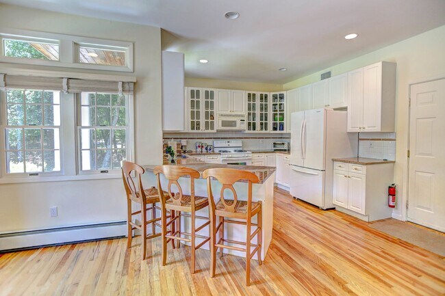 Building Photo - 14 Mountain Laurel Ln