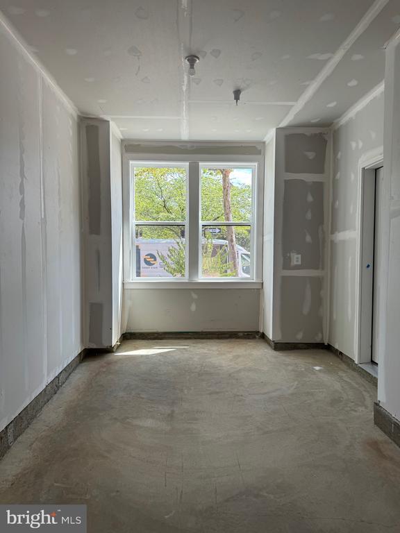 Building Photo - 831 King Farm Blvd