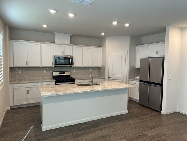 Building Photo - 7042 Mauna Loa Wy