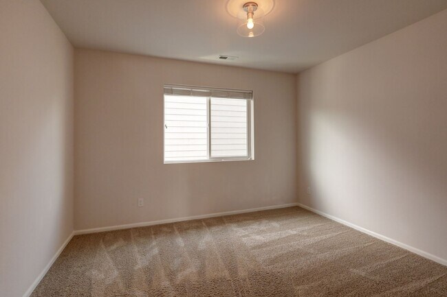 Building Photo - 4 Bedroom Home with Open Den, Living & Family Rooms – Space for Everyone
