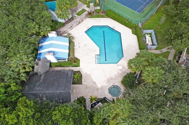 Building Photo - 1846 Racquet Ct