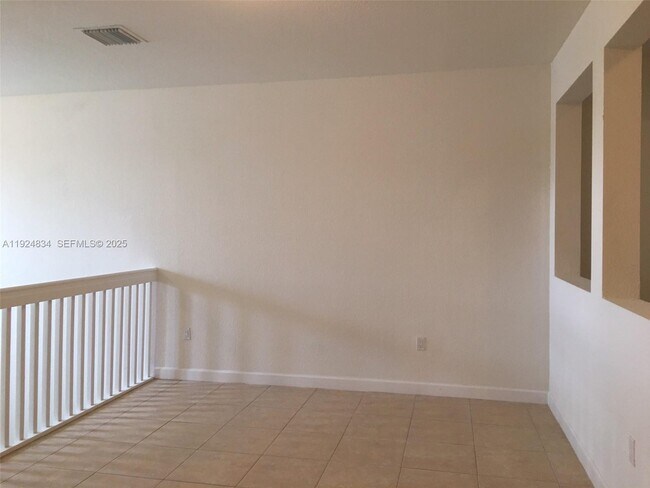 Building Photo - 7540 NW 114th Pl