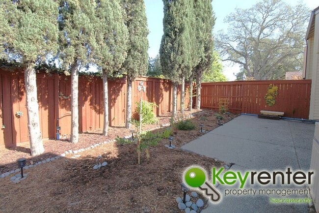 Building Photo - 8021 Sawgrass Cir