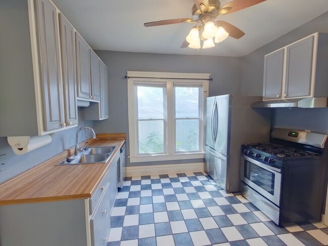 Building Photo - 1440 Fairmount St