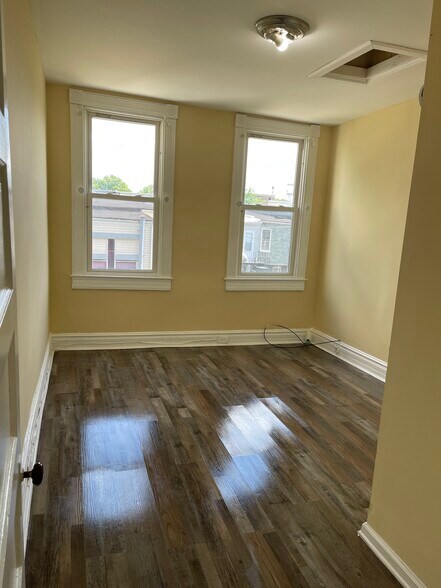 Back room - 2309 Avalon Ave