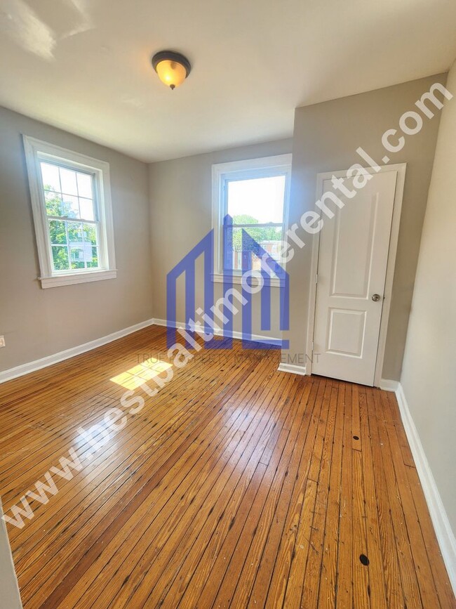 Building Photo - Spacious 8 Bedroom Single Family House in ...