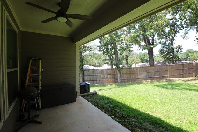 Building Photo - Coming Soon! Stunning 3 Bed 2 Bath Home on...