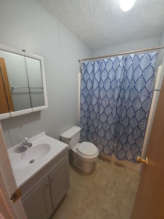 Building Photo - 2-Bedroom, 2-Bath Mobile Home with Front and Back Porches in Sparta