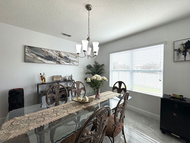 Building Photo - 239 Willow Bend Dr