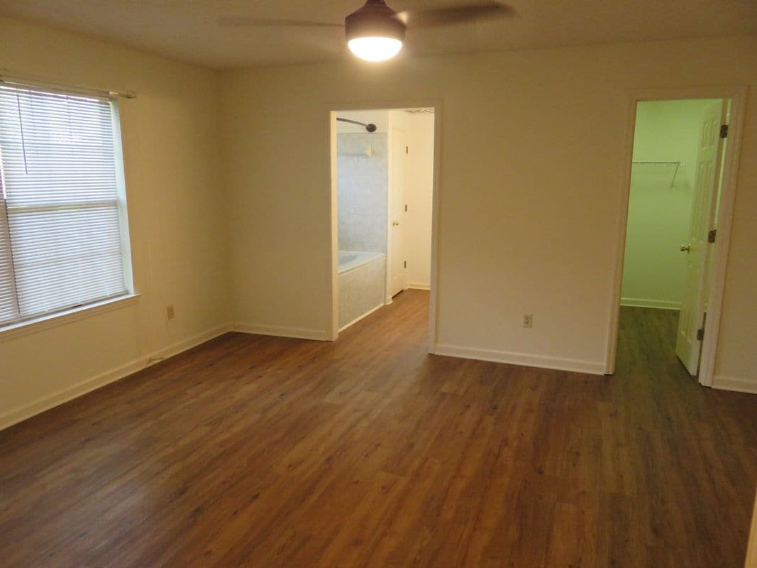 Building Photo - 432 Merlin Way