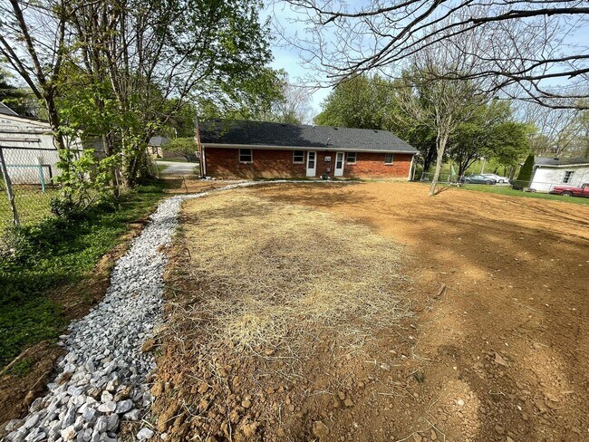 Building Photo - 261-263 Stuart Avenue Duplex