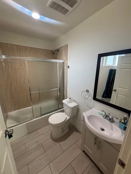 Building Photo - 127 W 93rd St