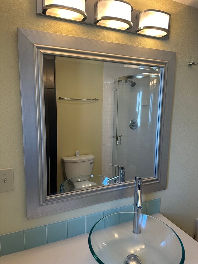 Building Photo - Updated 1 bed, 1 bath in Eugene!