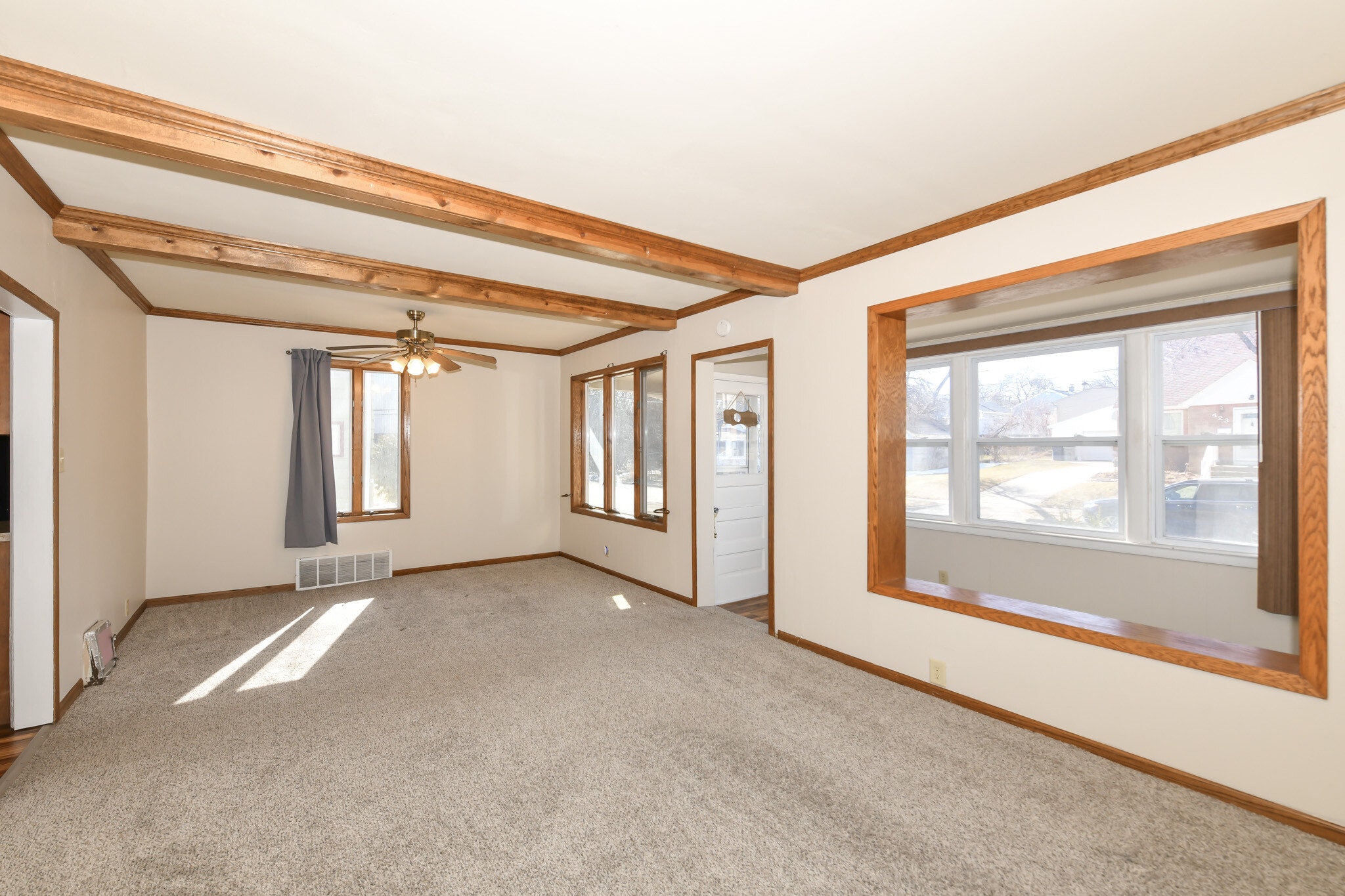 Building Photo - 422 S 89th St