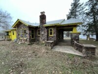 Building Photo - Come take a look at this 3-bedroom 2-bath home in New Blaine.