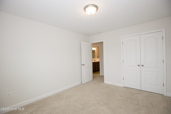Building Photo - 1170 Camellia Dr