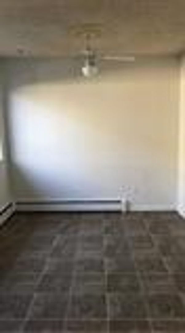 Building Photo - 718 37th Ave