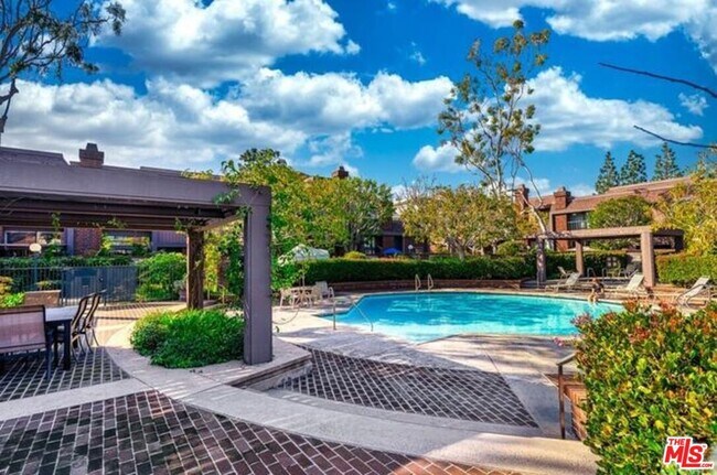 Building Photo - 4555 Alla Rd