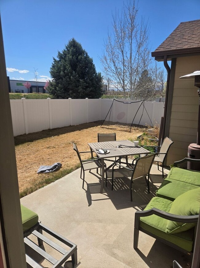 Building Photo - Spacious 5B/3B with Finished Basement Now Available!