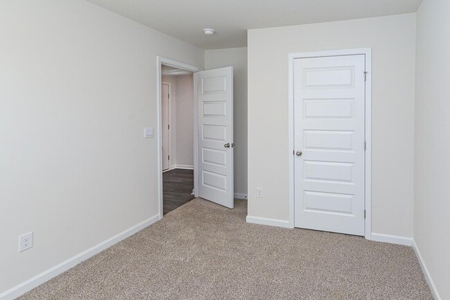 Building Photo - 130 Nettle Leaf Dr