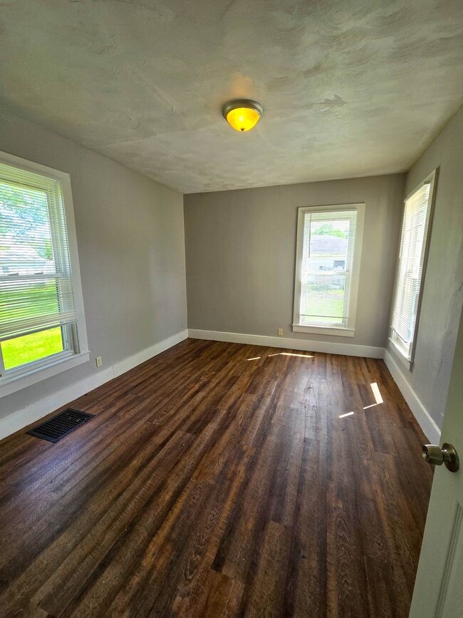 Building Photo - Charming 5 Bedroom Home in Aledo with Mode...