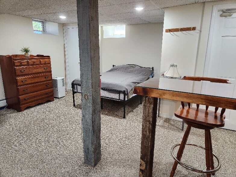 Building Photo - 206 Shepard Rd