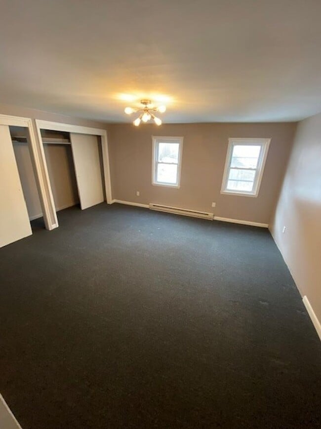 Building Photo - 3 bedroom 1 bathroom