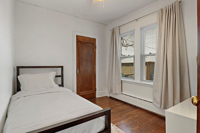 Building Photo - 906 W Keith Ave