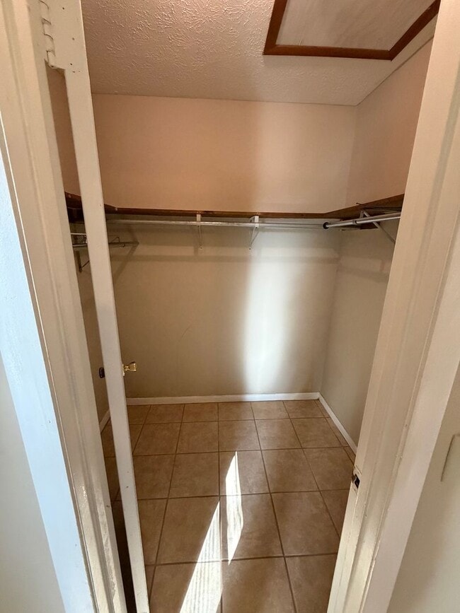 Building Photo - 600 N Bob Little Rd