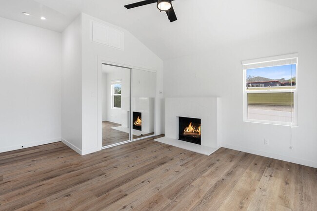 Building Photo - Designer Culver/Fairfax House + Studio | Dog Run & Private Orchard | 3-Car Parking