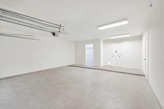 Building Photo - 9719 Halkirk St