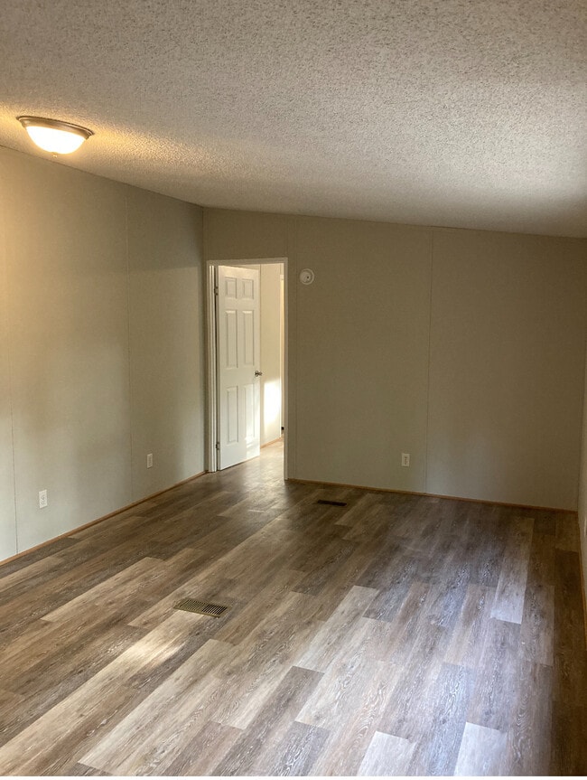 Building Photo - 103 Wade Rd