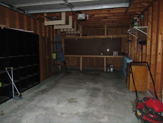 Building Photo - 2612 E Northgate St