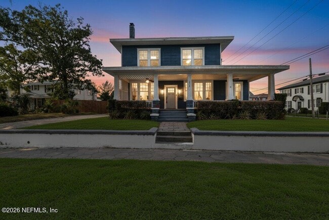 Building Photo - 2843 Oak St