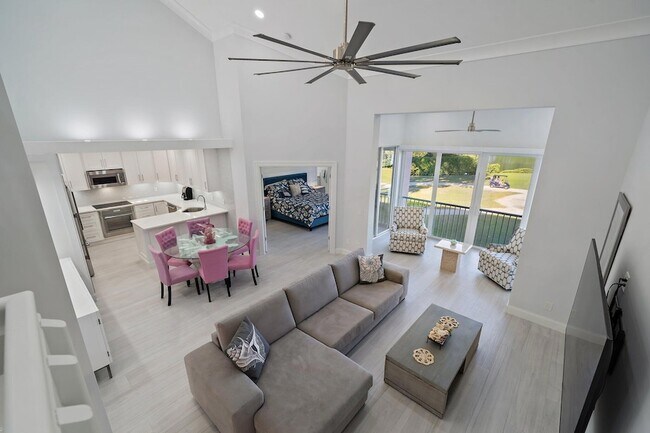 Building Photo - 3902 Fairway Dr S