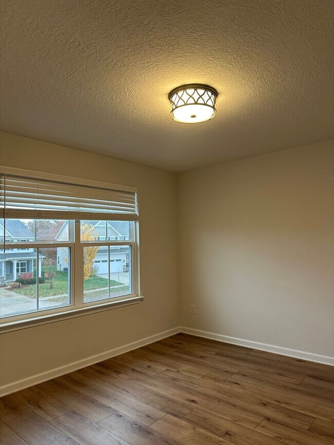 Building Photo - Welcome to this stunning 4-bedroom, 2.5-bathroom home located in the desirable Lewis Center, OH!