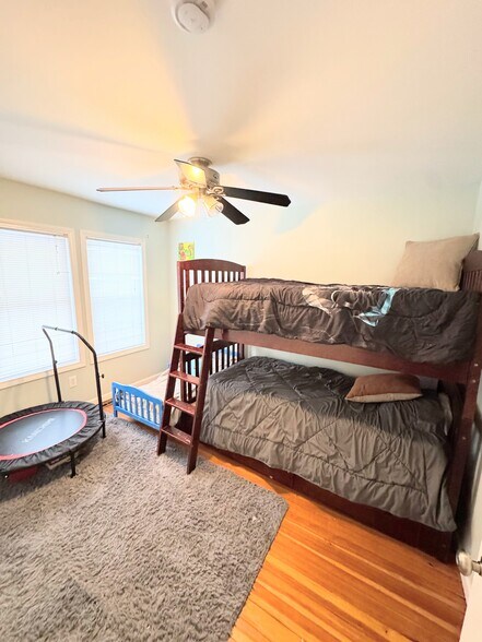 Building Photo - 36 Fowler St