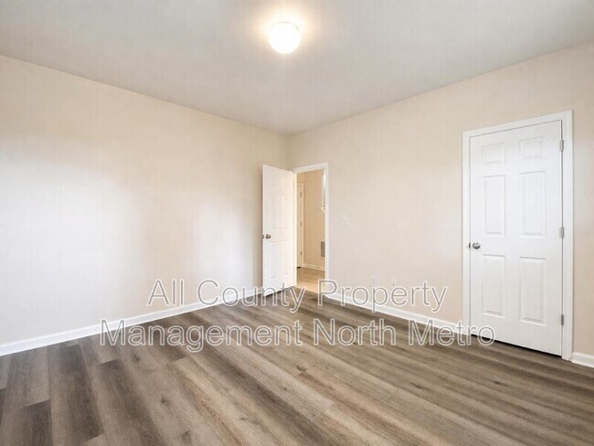 Building Photo - 1006 Whittington Way