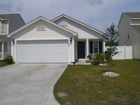 Building Photo - Coming soon 3 Bed / 2 Bath Single Family H...