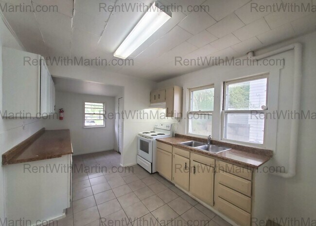 Building Photo - 1931 Franklin St