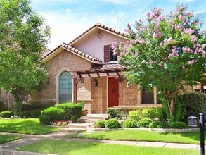 Building Photo - 831 San Clemente