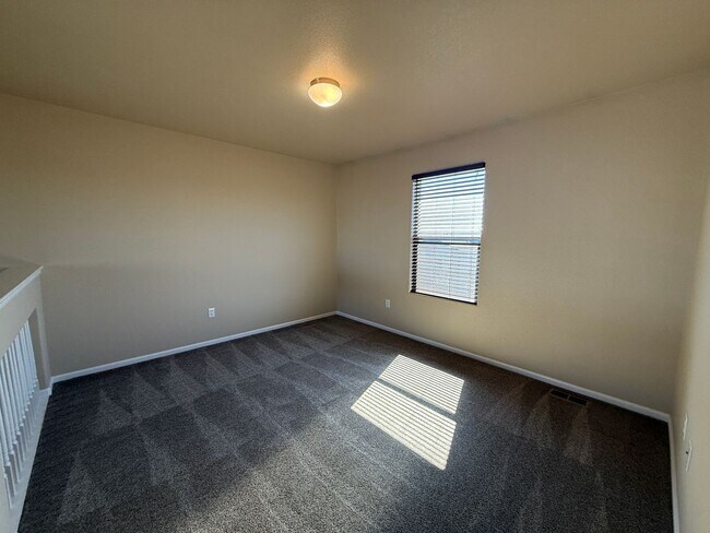 Building Photo - 3 Bed, 3 Bath Home in Forrest Meadows! – M...