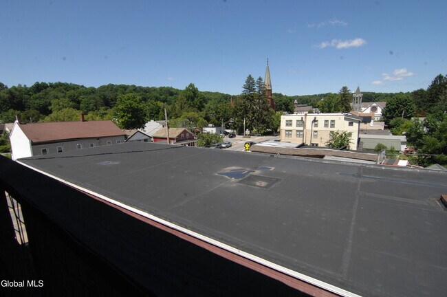 Building Photo - 128 Milton Ave