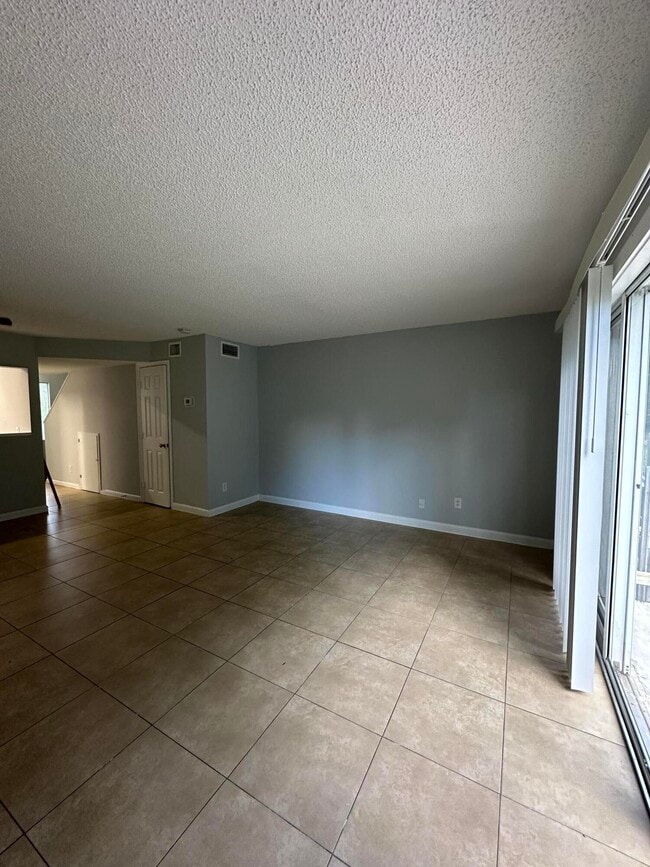 Building Photo - 205 Southland Dr