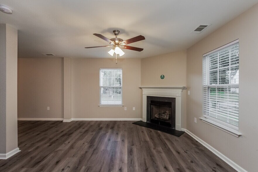 Building Photo - 2224 Gooseberry Rd