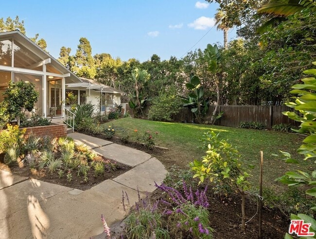 Building Photo - 440 24th St