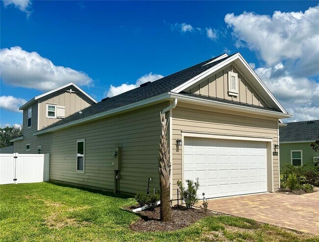 Building Photo - 4530 NW 14th Lp